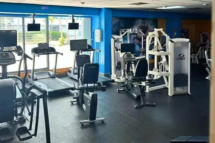 Cozy 2 Beds In Coral Beach Towers Beach Front San Juan Apartment
